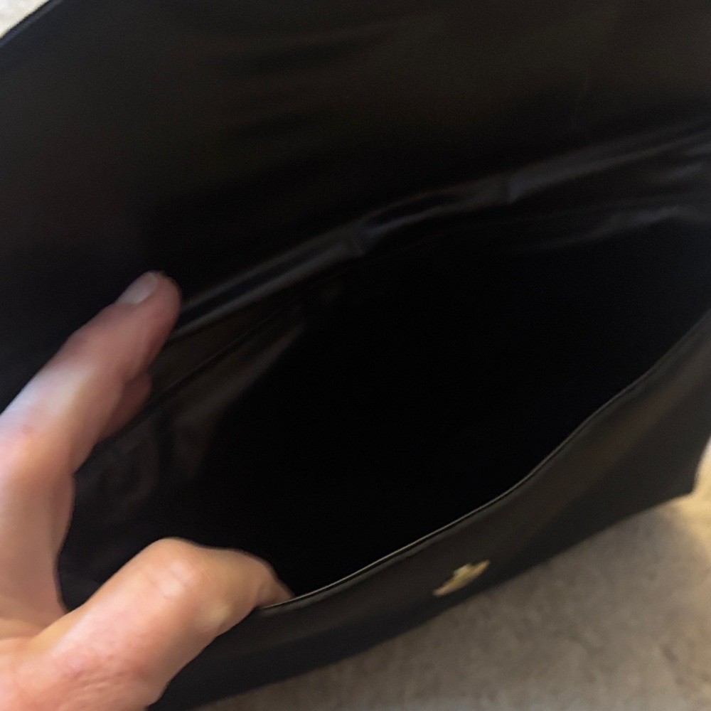 Elegant Black Evening satin Clutch - Picture 7 of 8